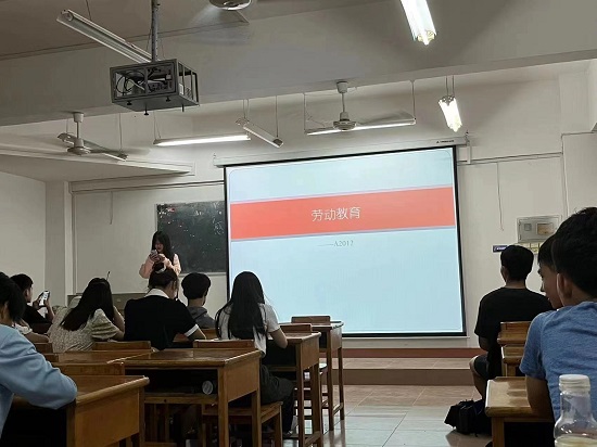 说明: C:\Users\Administrator\Desktop\0638太阳集团官网召开“劳动教育”主题班会2022.5.8\0638太阳集团官网召开“劳动教育”主题班会2022.5.8\1.jpg
