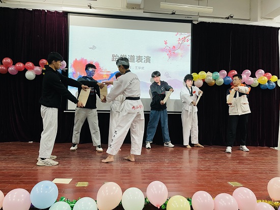 说明: C:\Users\Administrator\Desktop\0638太阳集团官网举办2021年迎新文艺表演大赛2021.12.15\0638太阳集团官网举办2021年迎新文艺表演大赛2021.12.15\3.jpg