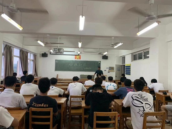 说明: C:\Users\Administrator\Desktop\0638太阳集团官网开展普及“心理知识”主题班会2022.6.14\0638太阳集团官网开展普及“心理知识”主题班会2022.6.14\1.jpg