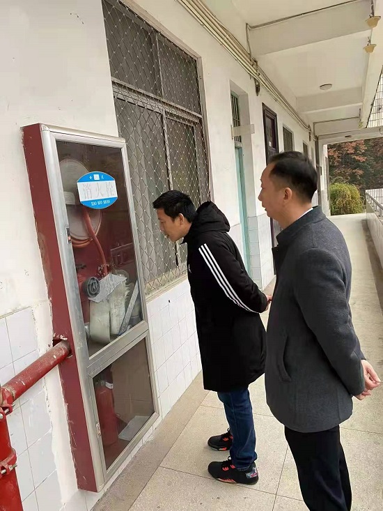 说明: C:\Users\Administrator\Desktop\0638太阳集团官网开展冬季消防安全检查活动2021.12.17\0638太阳集团官网开展冬季消防安全检查活动2021.12.17\4.jpg