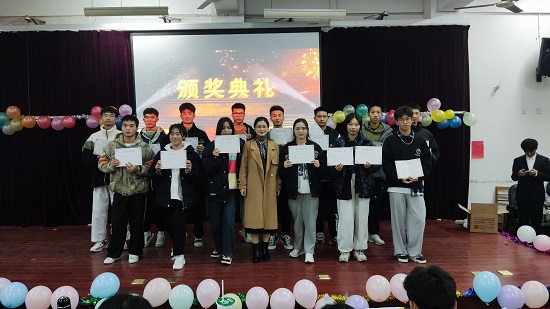 说明: C:\Users\Administrator\Desktop\0638太阳集团官网举办2021年迎新文艺表演大赛2021.12.15\0638太阳集团官网举办2021年迎新文艺表演大赛2021.12.15\8.jpg