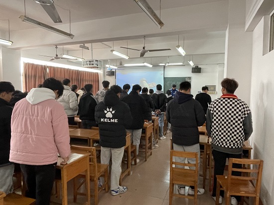 说明: C:\Users\Administrator\Desktop\0638太阳集团官网组织师生传唱主题歌曲《领航》2022.1.4\0638太阳集团官网组织师生传唱主题歌曲《领航》2022.1.4\2.jpg